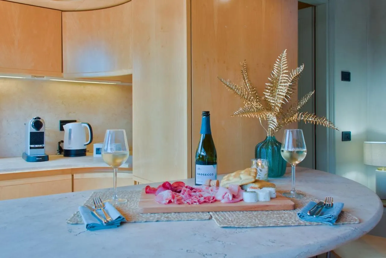Mazzini Rooftop Parcheggio Free Vicino All'Arena Verona Apartment